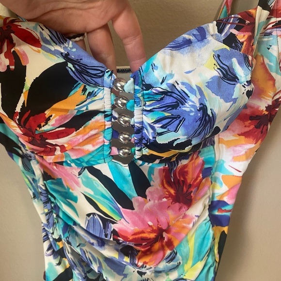 Le Belle Floral Tropical Shape Solving One Piece Bathing Suit - Picture 6 of 6